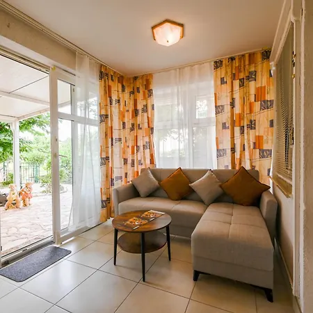 Lido Apartman *