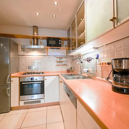 Lido Apartman *