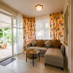 Lido Apartment *